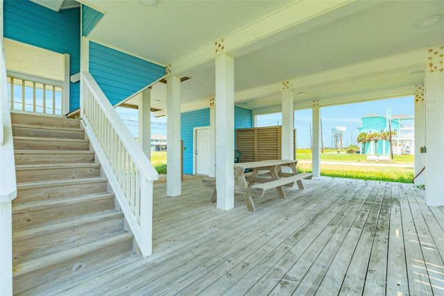 22915 Gulf Drive, Galveston, TX 77554