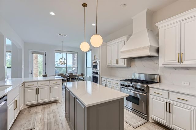 217 Emerald Ridge DR, Austin, TX 78732