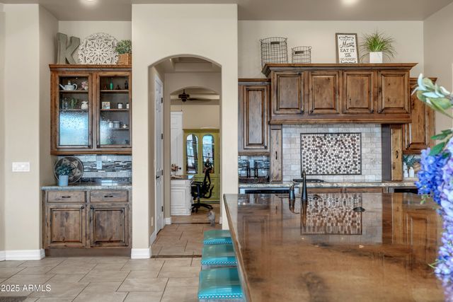 810 W HIDDEN VALLEY Drive, Phoenix, AZ 85086