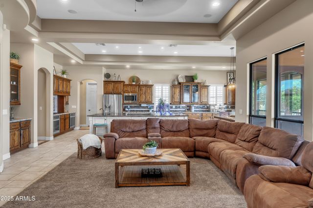 810 W HIDDEN VALLEY Drive, Phoenix, AZ 85086