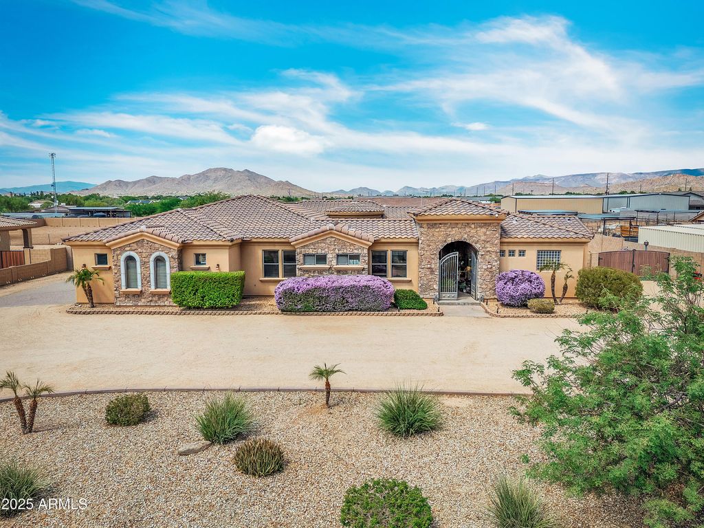 810 W HIDDEN VALLEY Drive, Phoenix, AZ 85086