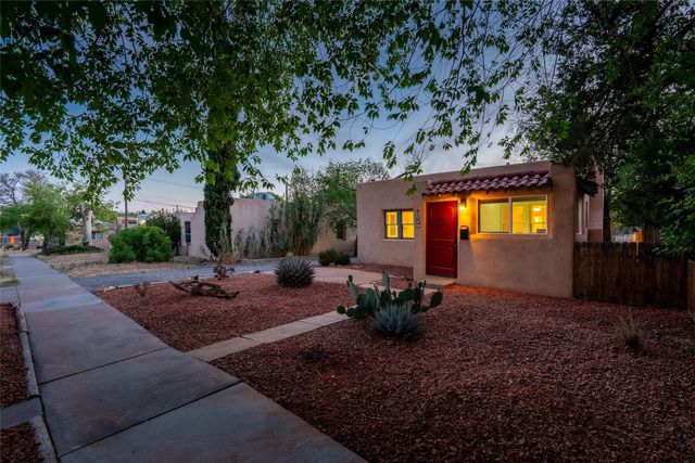 217 Amherst Drive NE, Albuquerque, NM 87106