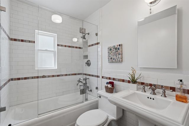 217 Amherst Drive NE, Albuquerque, NM 87106