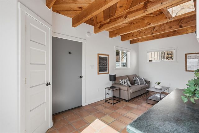 217 Amherst Drive NE, Albuquerque, NM 87106