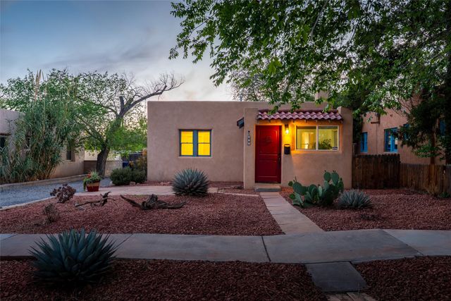 217 Amherst Drive NE, Albuquerque, NM 87106