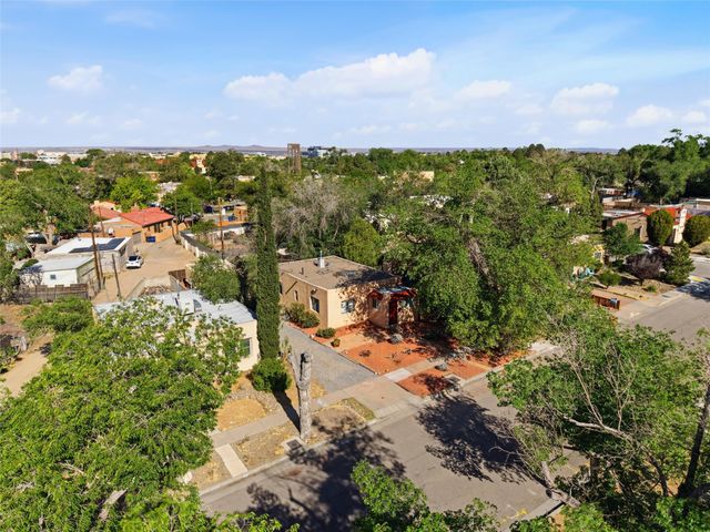 217 Amherst Drive NE, Albuquerque, NM 87106