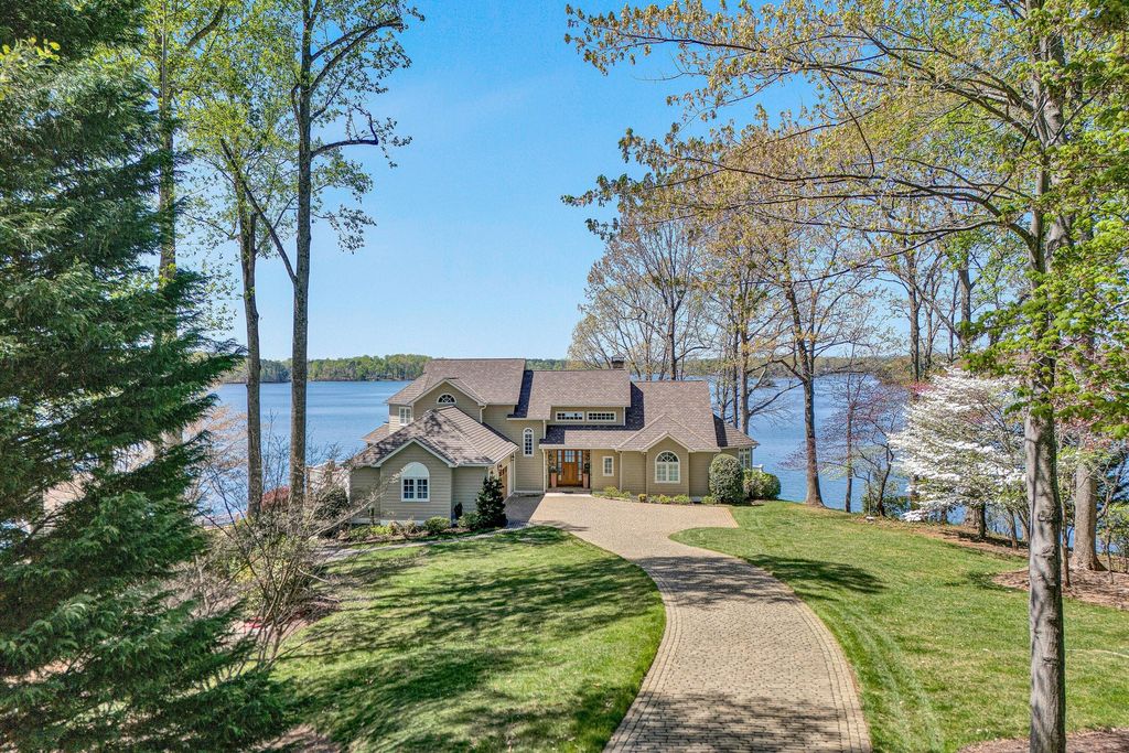 41 Windy Hill CIR, Union Hall, VA 24176