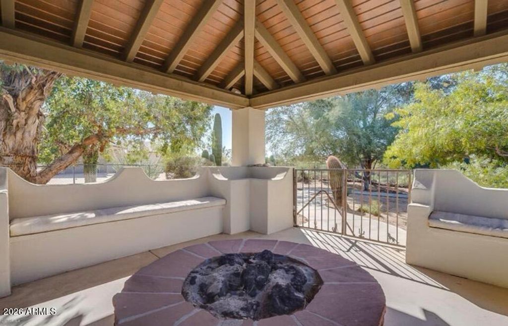 6121 E MILTON Drive, Cave Creek, AZ 85331