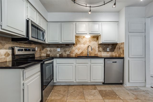 3100 Devonshire Drive 112, Plano, TX 75075