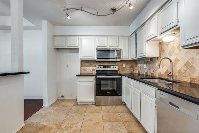 3100 Devonshire Drive 112, Plano, TX 75075