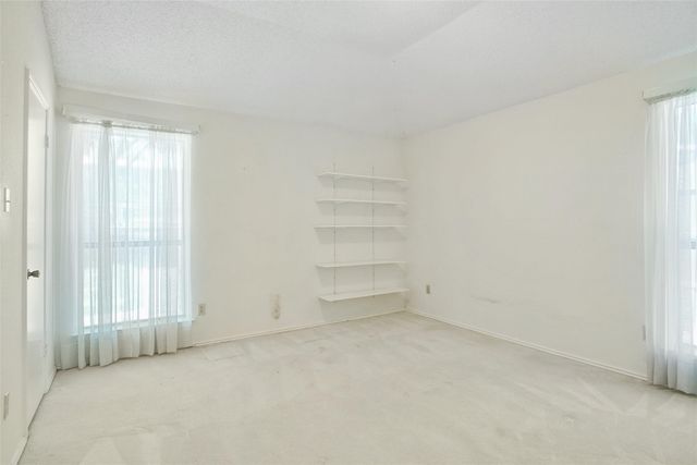 1049 Stableway Lane, Bedford, TX 76022