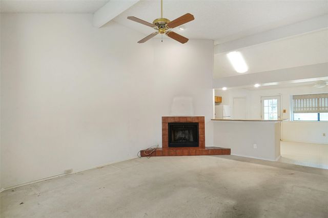 1049 Stableway Lane, Bedford, TX 76022