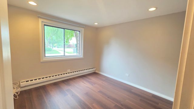 164 Dunteman Drive 101, Glendale Heights, IL 60139