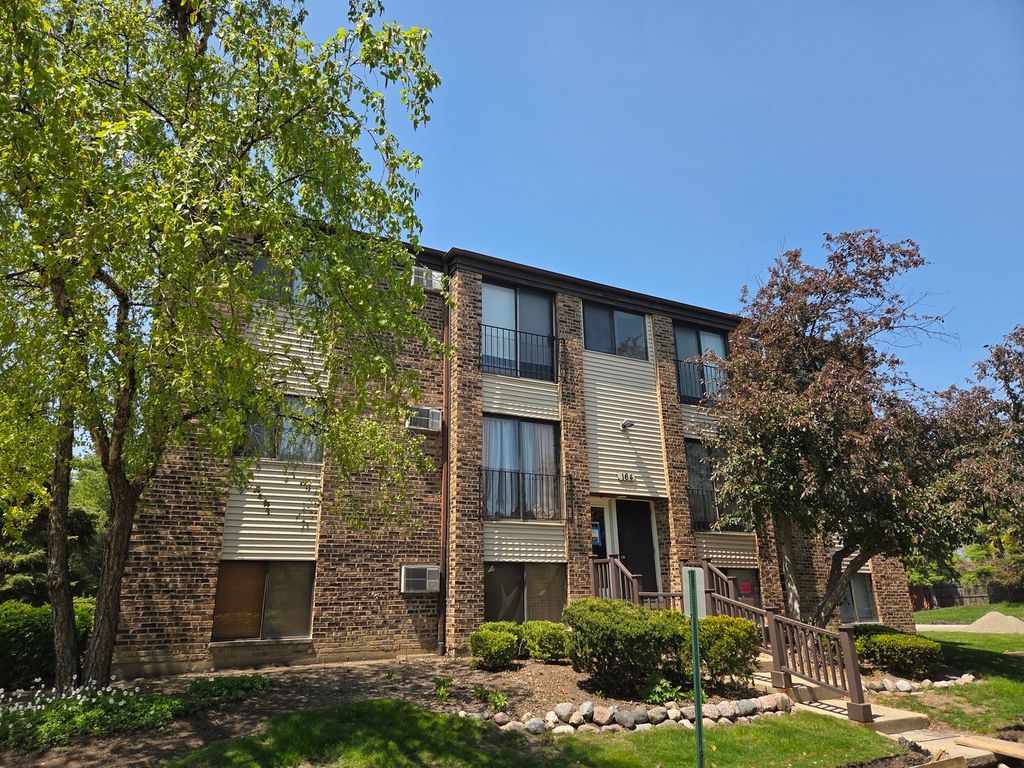 164 Dunteman Drive 101, Glendale Heights, IL 60139