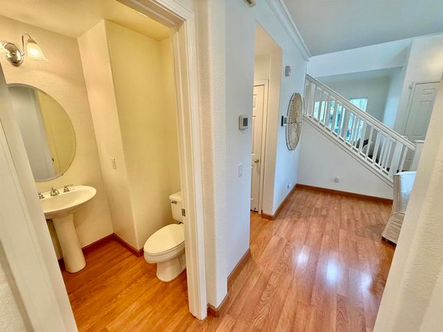 2712 Chocolate St, Pleasanton, CA 94588