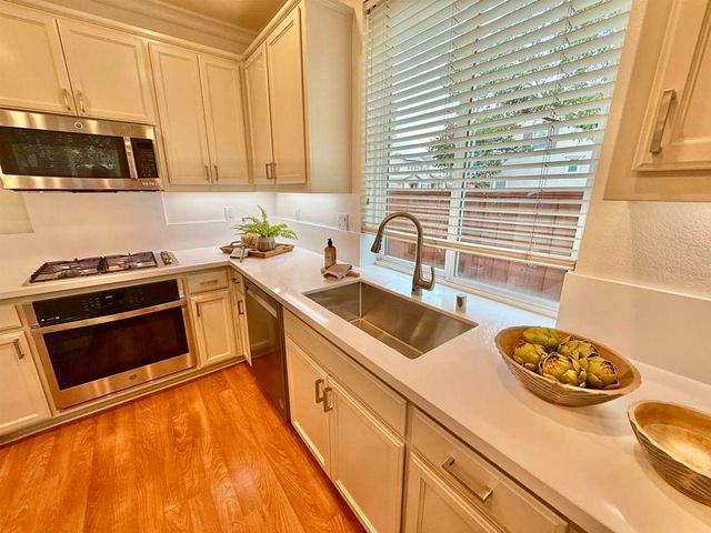 2712 Chocolate St, Pleasanton, CA 94588