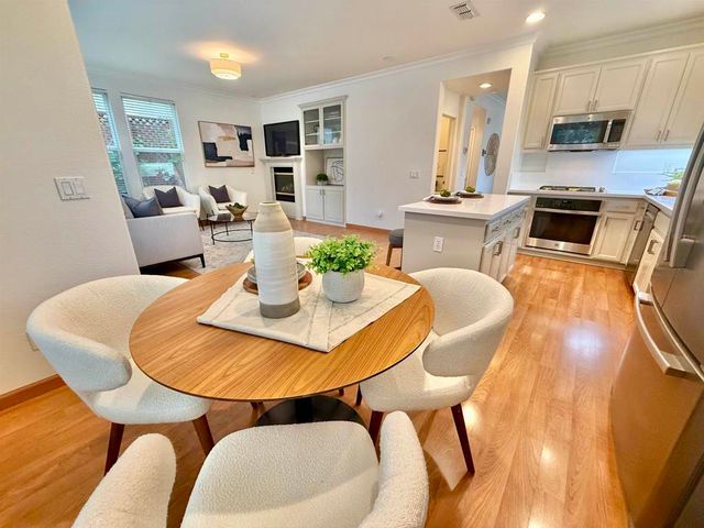 2712 Chocolate St, Pleasanton, CA 94588