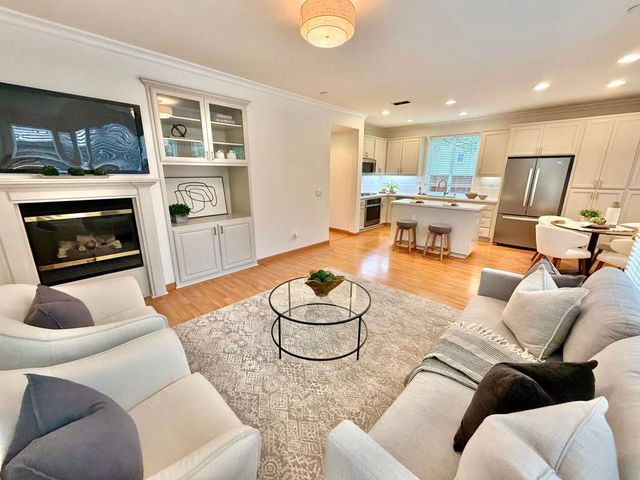 2712 Chocolate St, Pleasanton, CA 94588