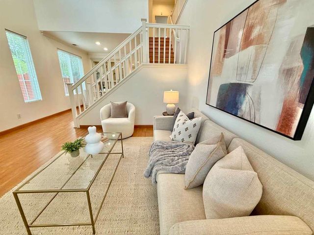 2712 Chocolate St, Pleasanton, CA 94588