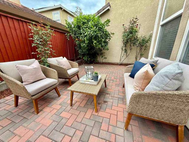 2712 Chocolate St, Pleasanton, CA 94588