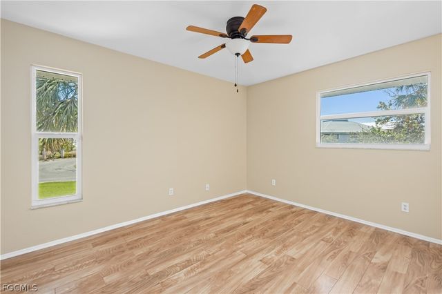 1813 Long Point LN, Sanibel, FL 33957