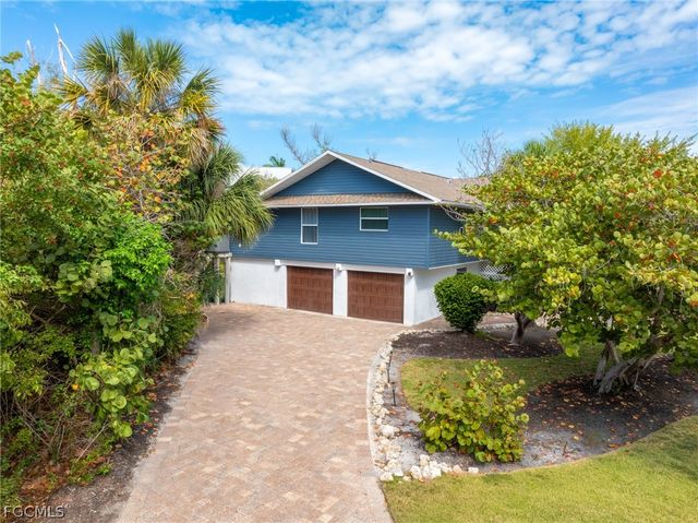 1813 Long Point LN, Sanibel, FL 33957