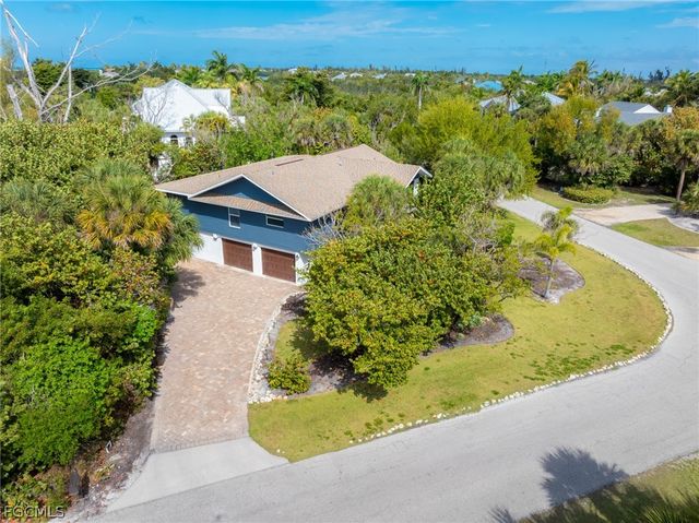 1813 Long Point LN, Sanibel, FL 33957