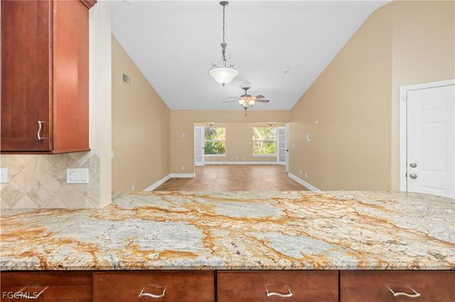 1813 Long Point LN, Sanibel, FL 33957