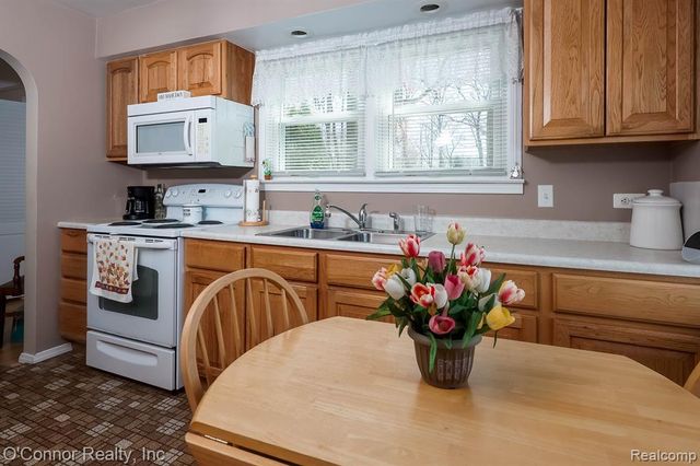 1112 17th Street, Marysville, MI 48040
