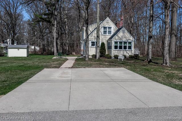 1112 17th Street, Marysville, MI 48040