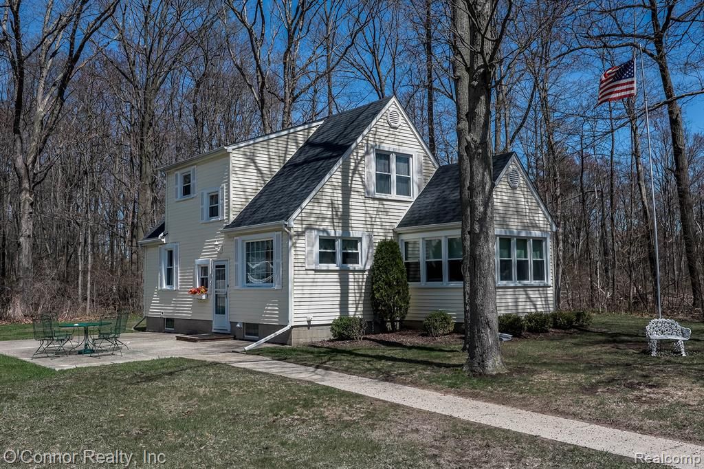 1112 17th Street, Marysville, MI 48040