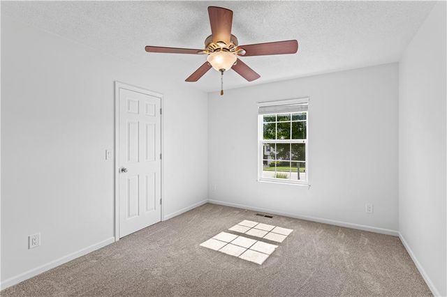 5021 NW Flintridge Road, Riverside, MO 64150