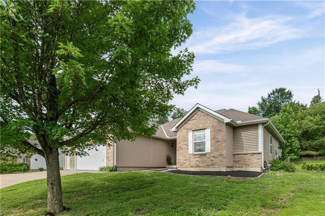 5021 NW Flintridge Road, Riverside, MO 64150