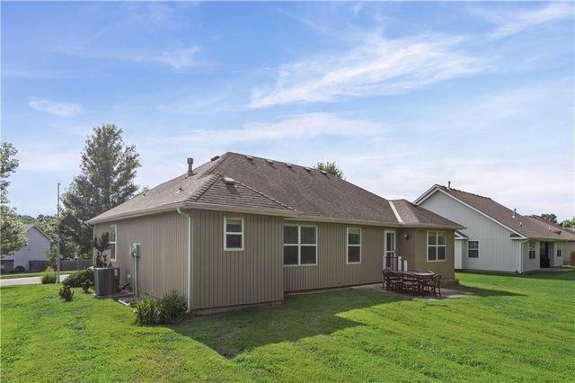 5021 NW Flintridge Road, Riverside, MO 64150