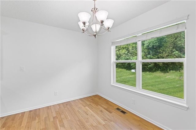5021 NW Flintridge Road, Riverside, MO 64150