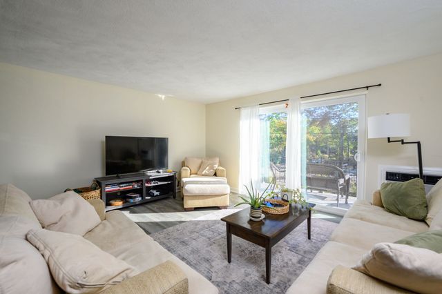 37 Fountain Ln 14, Weymouth, MA 02190
