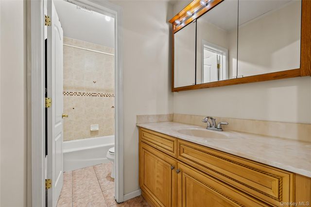 19 Phyllis Terrace 211, Monsey, NY 10952