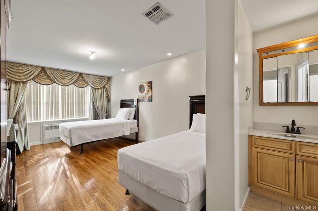 19 Phyllis Terrace 211, Monsey, NY 10952