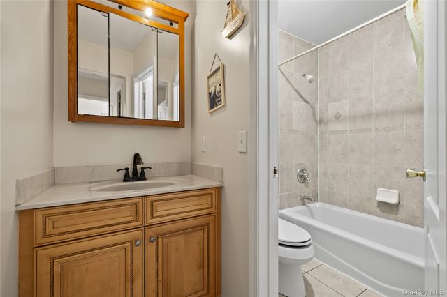 19 Phyllis Terrace 211, Monsey, NY 10952