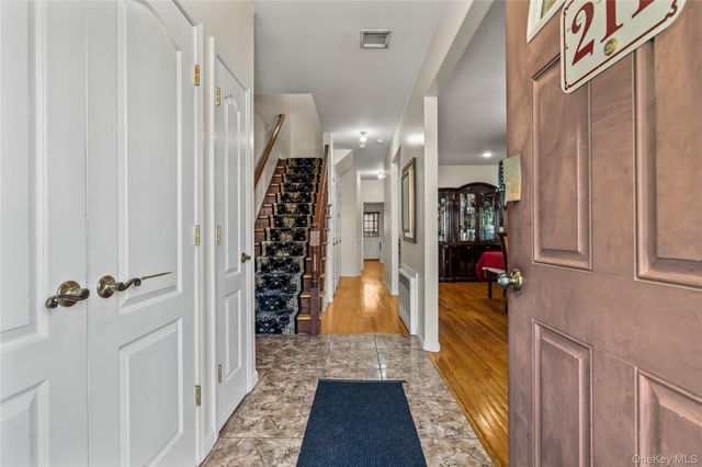 19 Phyllis Terrace 211, Monsey, NY 10952