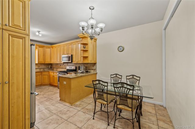 19 Phyllis Terrace 211, Monsey, NY 10952