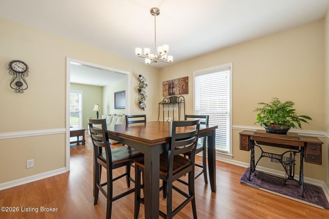 7016 Chippenham Rd, Louisville, KY 40222