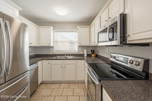 7016 Chippenham Rd, Louisville, KY 40222