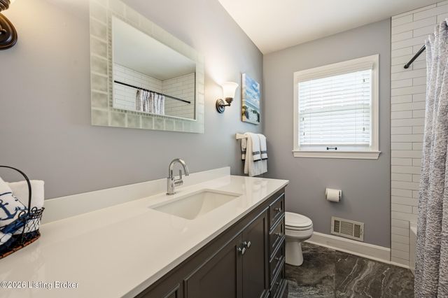 7016 Chippenham Rd, Louisville, KY 40222
