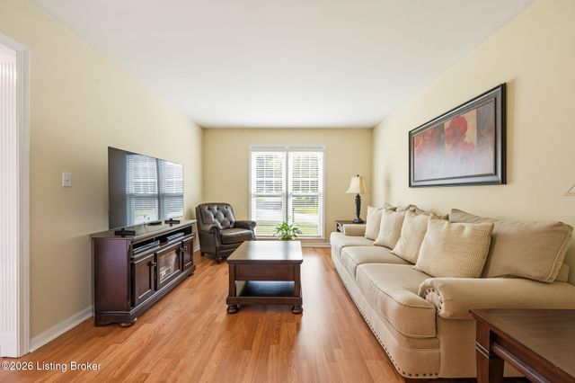 7016 Chippenham Rd, Louisville, KY 40222