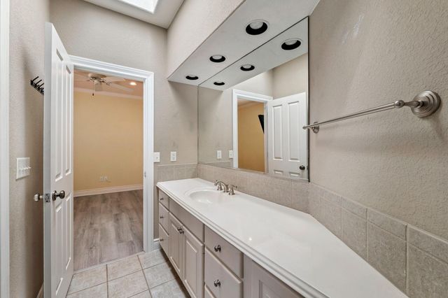 317 Short Circuit, Horseshoe Bay, TX 78657