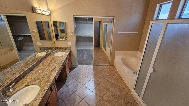 2232 E CONSTANCE Way, Phoenix, AZ 85042