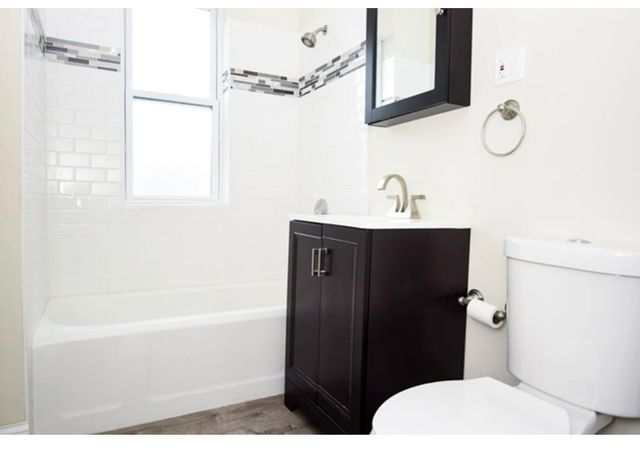 312 Lee Street 2, Evanston, IL 60202