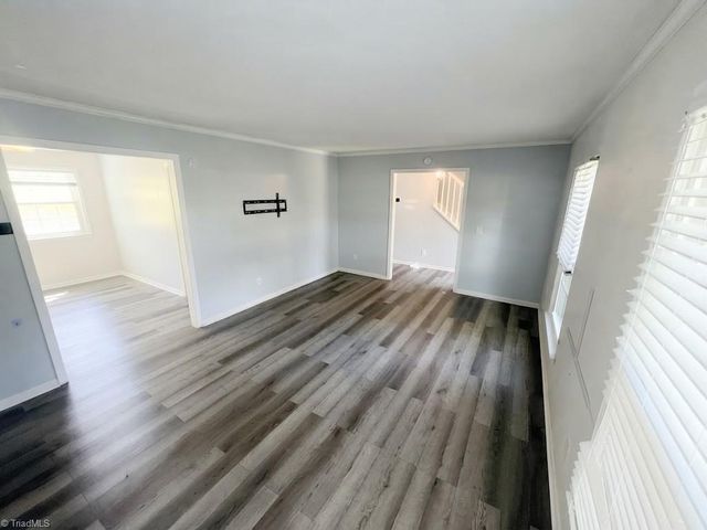 8 Woodcreek Court, Greensboro, NC 27406