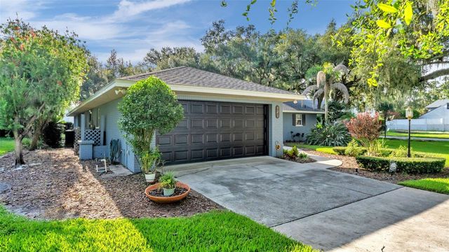 121 SHADOW LANE, Lakeland, FL 33813
